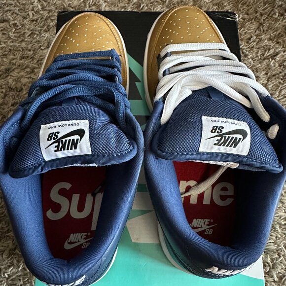 GENTLY USED Supreme x Nike Dunk SB Low QS 'Metallic Gold' - Picture 6 of 14